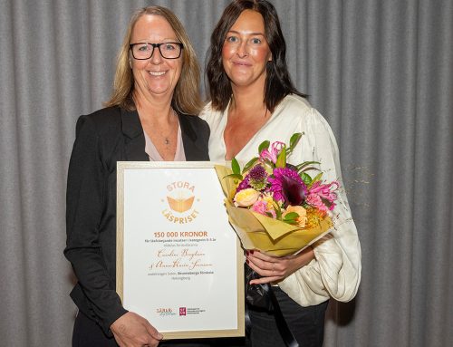 Små barn läser med hela kroppen